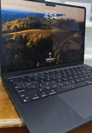 New Laptop Apple MacBook Air 2022 M2 6GB Intel Core I7 SSD 256GB