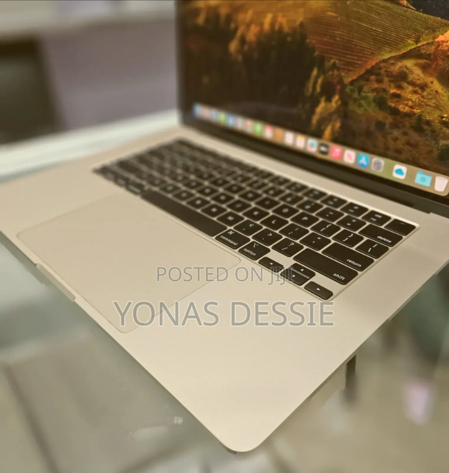 New Laptop Apple MacBook Air 2024 M3 8GB Apple M3 SSD 256GB