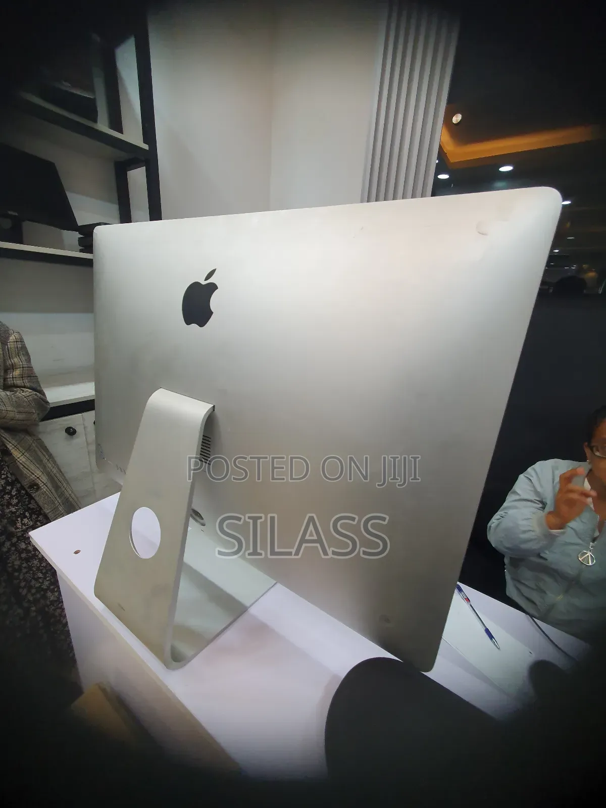iMac With Apple 27-Inch 21:9 Widescreen