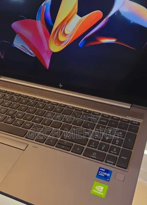 New Laptop HP ZBook Firefly G8 16GB Intel Core I7 SSD 1T