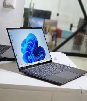 New Laptop Lenovo Yoga 7i 32GB Intel Core I7 SSD 1T