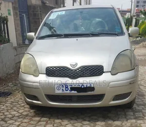 Toyota Vitz 2004 Gold