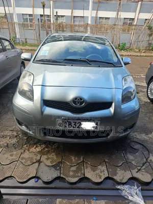 Toyota Yaris 2010 Gray