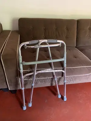 Aluminum Walker//Walker With Every Step, Users Can Simply