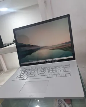 New Laptop Microsoft Surface Book 2 16GB Intel Core I7 SSD 256GB