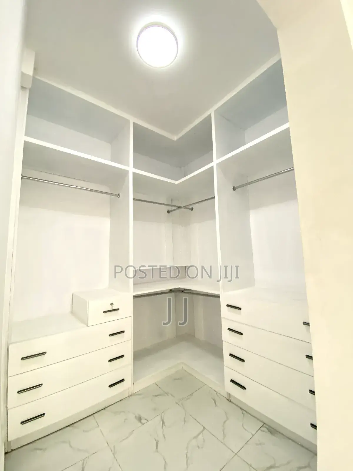4bdrm Apartment in Bole for sale