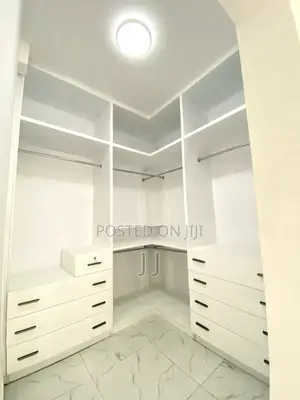 4bdrm Apartment in Bole for sale