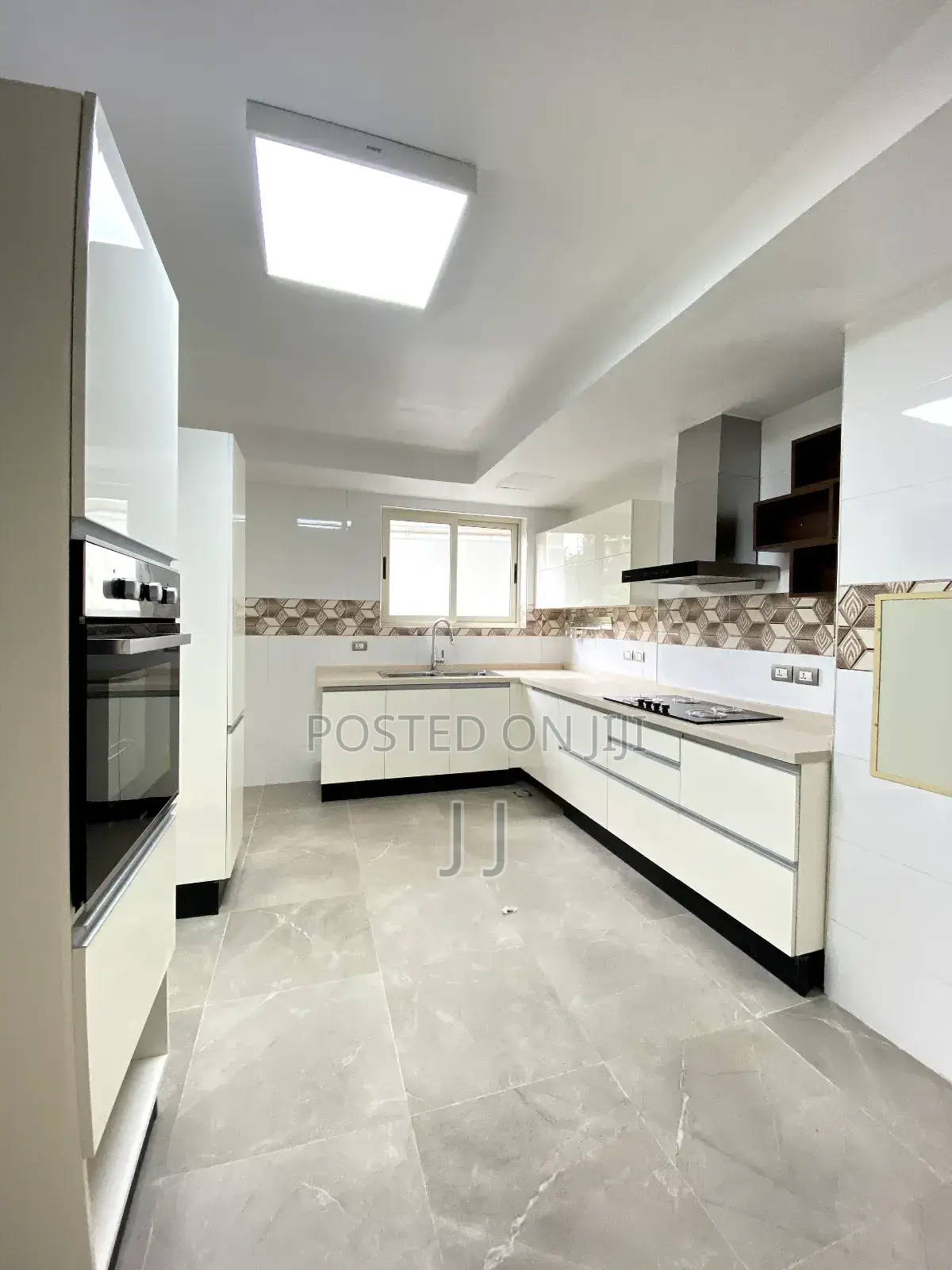 4bdrm Apartment in Bole for sale