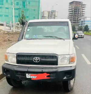 Toyota Land Cruiser 2008 White