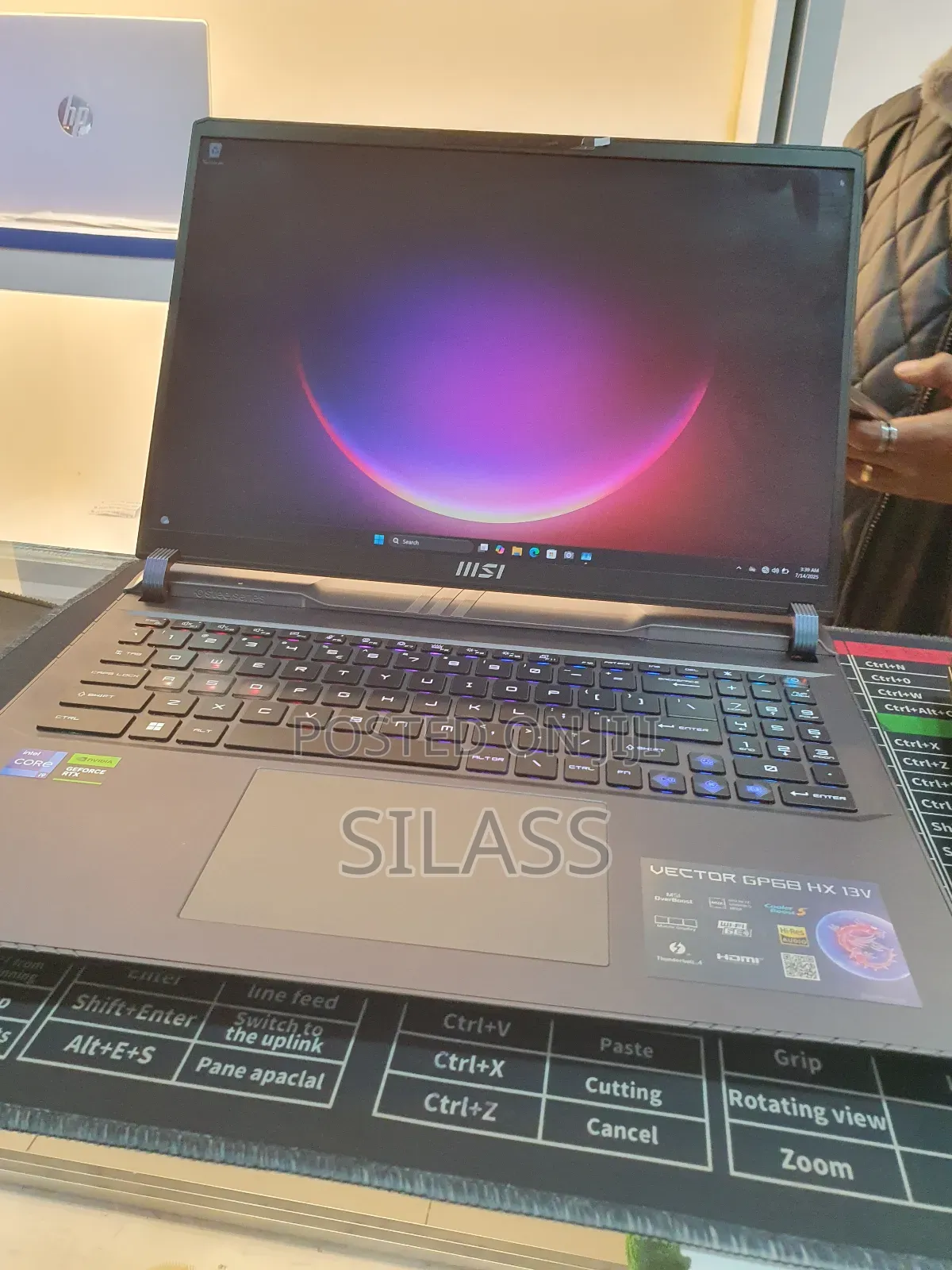New Laptop MSI Vector GP68 HX 13V 16GB Intel Core i9 SSD 1T