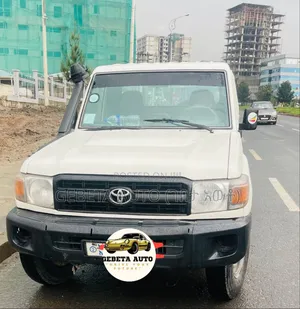 Toyota Land Cruiser 2008 White
