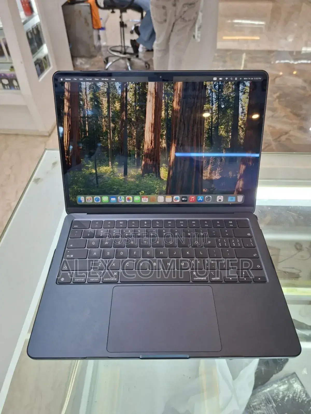 New Laptop Apple MacBook Air 2022 M2 8GB Apple M2 SSD 256GB