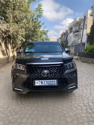 Toyota Hilux 2016 Black