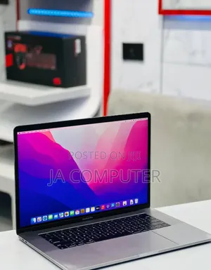 New Laptop Apple MacBook Pro 2016 16GB Intel Core I7 SSD 500GB