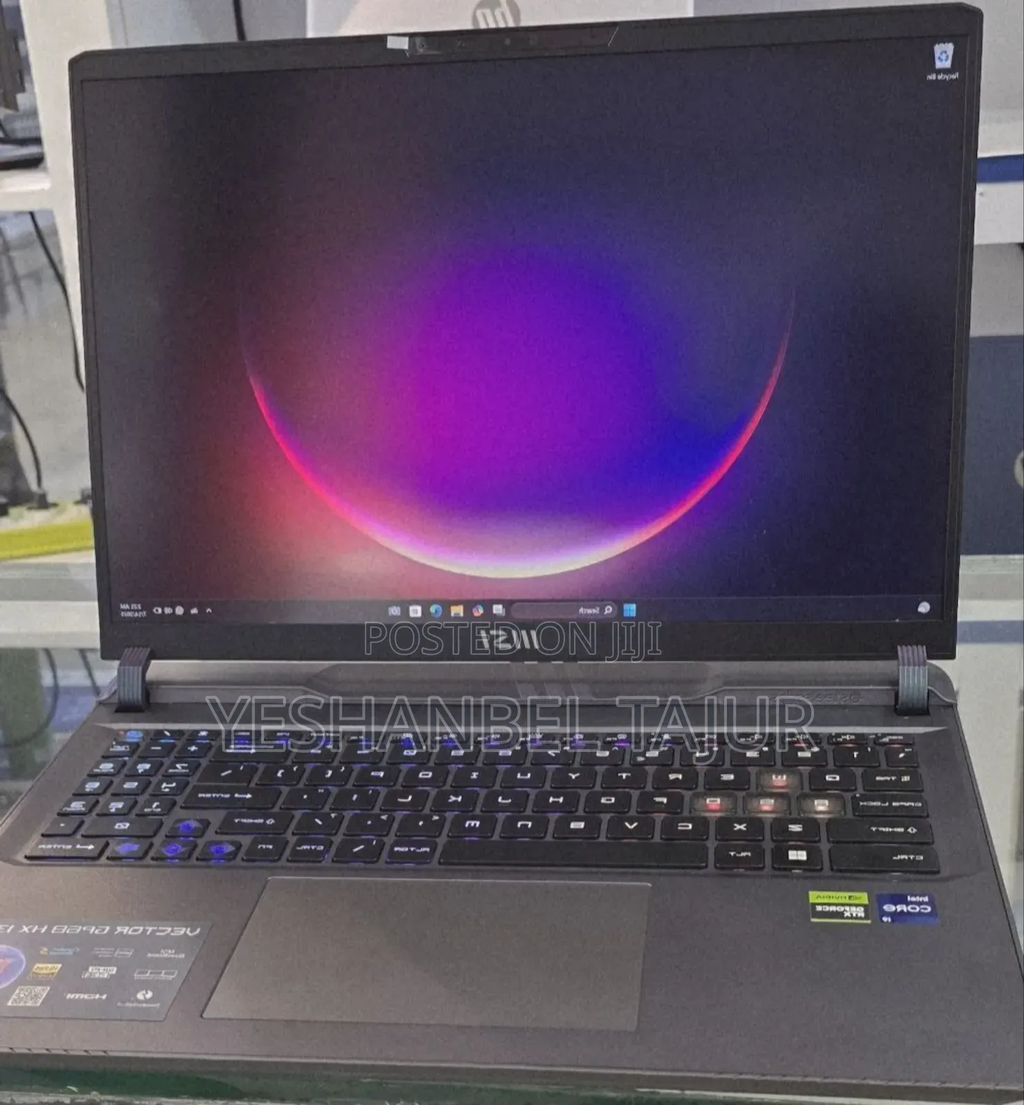 New Laptop MSI Vector 16 HX AI A2XWIG 16GB Intel Core I9 SSD 1T