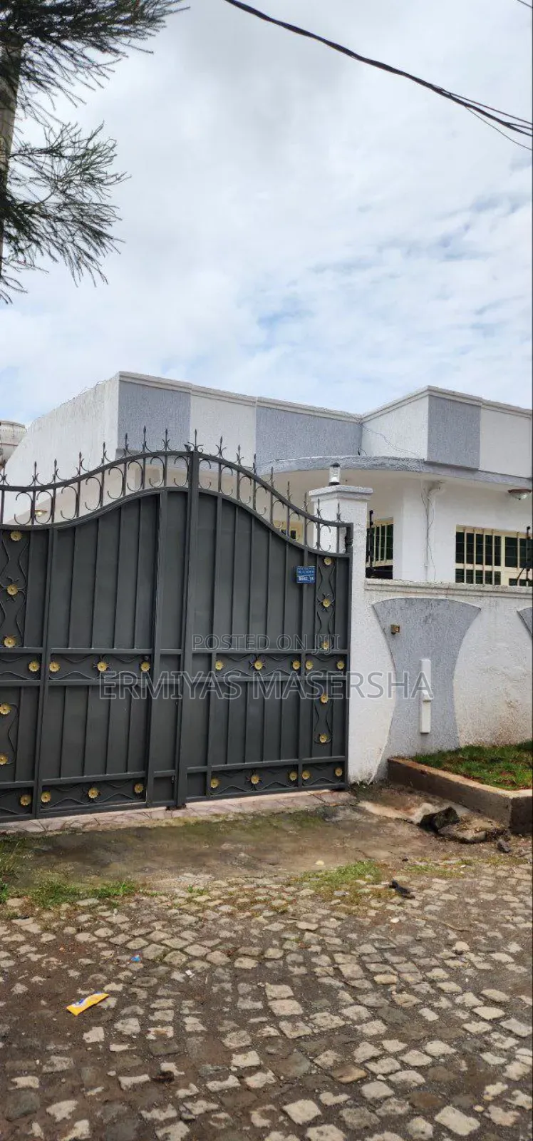 Furnished 5bdrm Villa in Yeka for sale