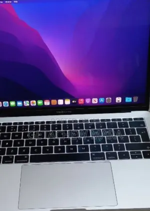 New Laptop Apple MacBook Pro 2017 8GB Intel Core I5 SSD 256GB