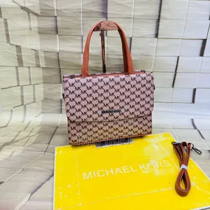 Michael Kors (Mk) New Look Ladies Sling Bag