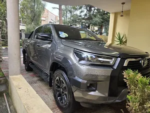 Toyota Hilux 2022 Beige