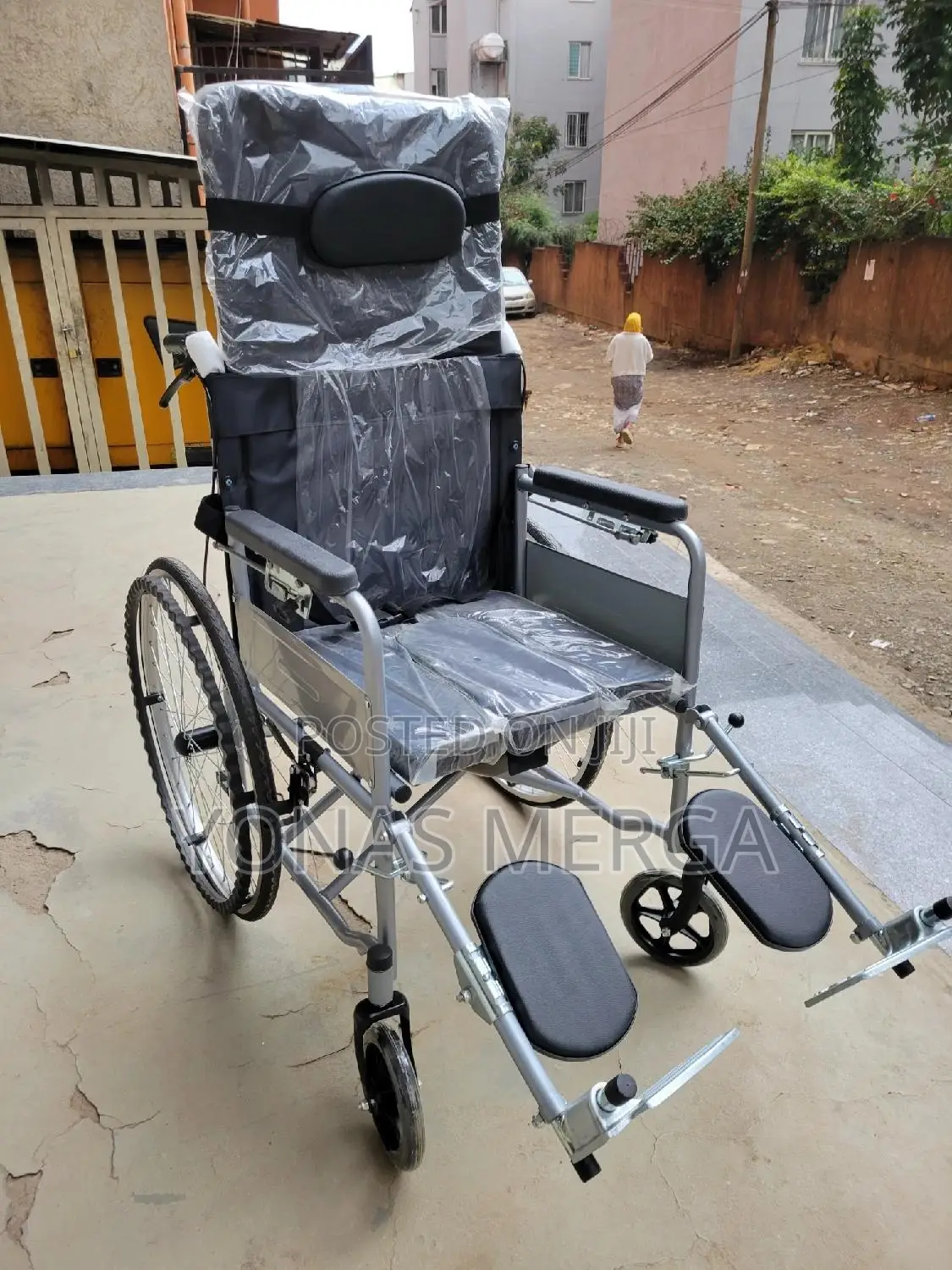 Pot/Bucket Wheelchair瓦١wheelchairو寂wheelchair~||Wheelchair