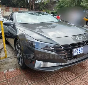 Hyundai Avante 2021 Blue