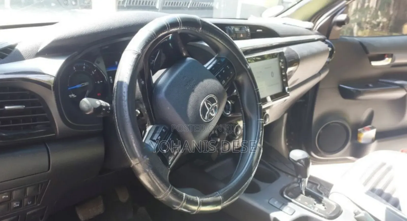 Toyota Hilux 2023 Gray