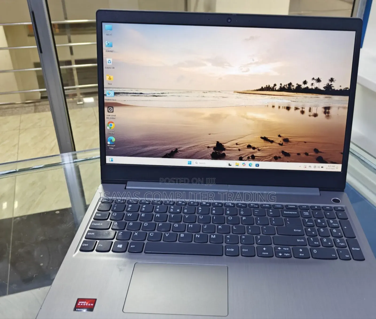 New Laptop Lenovo 8GB AMD Ryzen 5 SSD 256GB