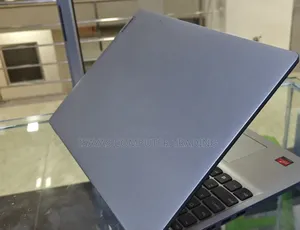 New Laptop Lenovo 8GB AMD Ryzen 5 SSD 256GB