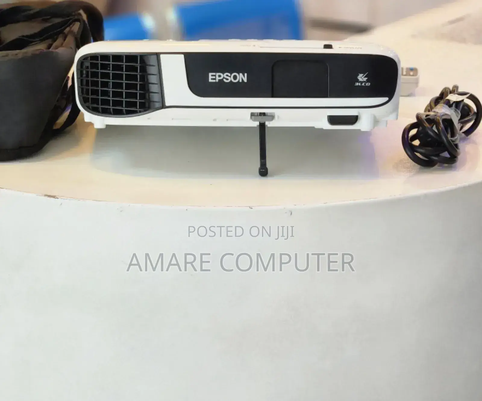Epson Projector Model: Eb-X51 Has: Bag Remote