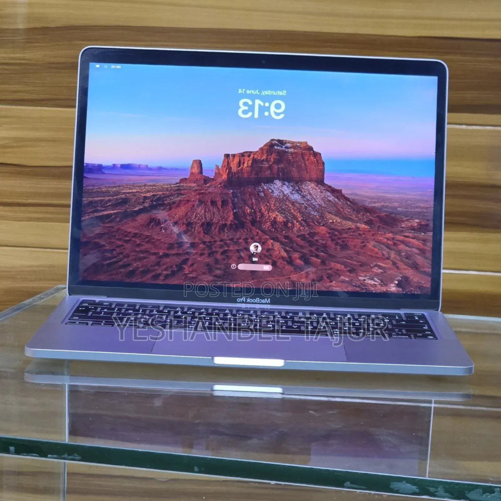 New Laptop Apple MacBook Pro M1 8GB Apple M2 SSD 256GB