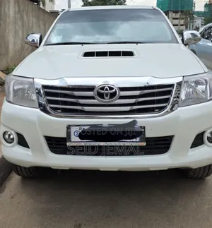 Toyota Hilux 2012 White