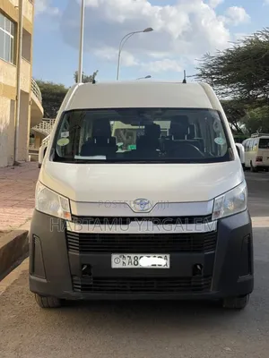 Toyota HiAce 2021 White