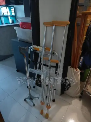 Bariatric Crutches入ةelderly Who Require Walking Assistance.