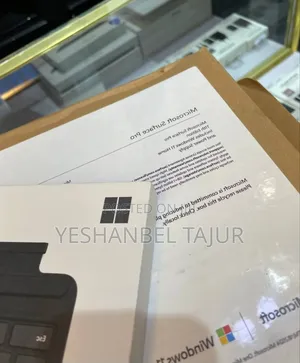 New Microsoft Surface Pro 7 16GB Qualcomm Snapdragon X Plus SSD 512GB