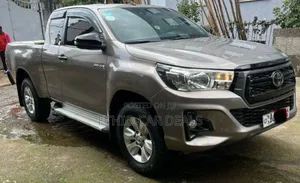 Toyota Hilux 2020 Silver