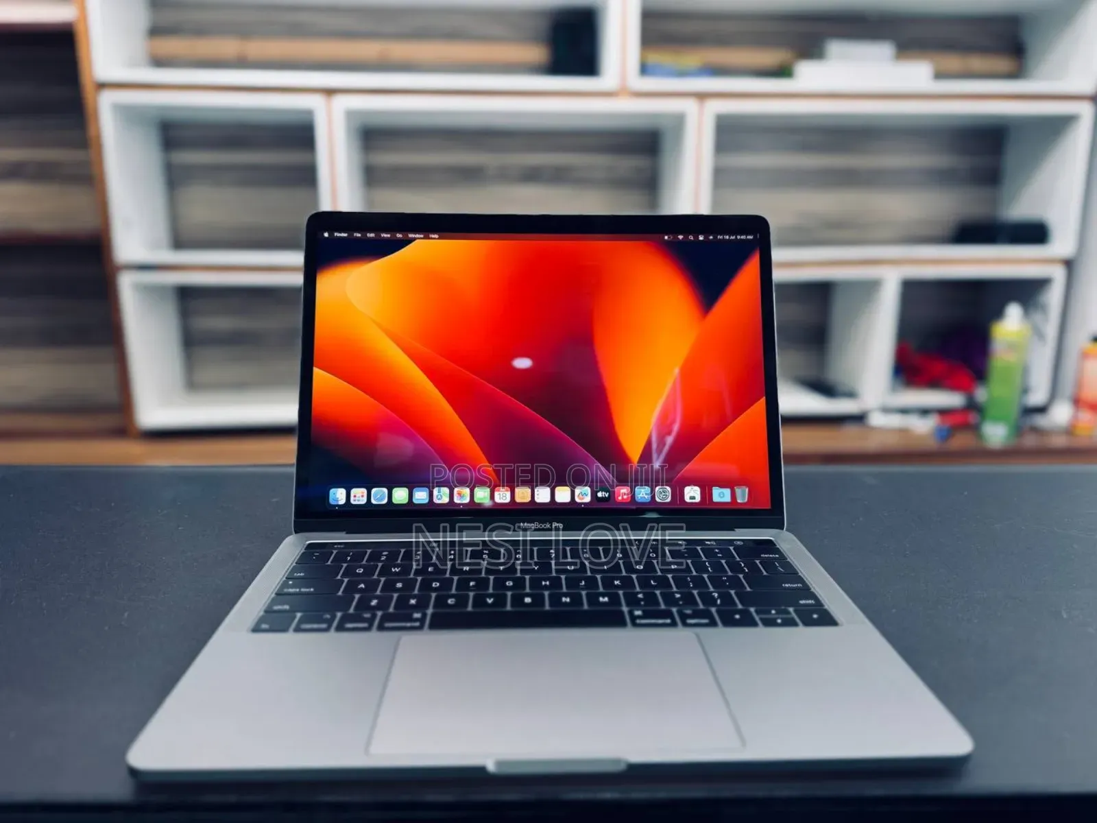 New Laptop Apple MacBook Pro 2017 8GB Intel Core I5 SSD 256GB
