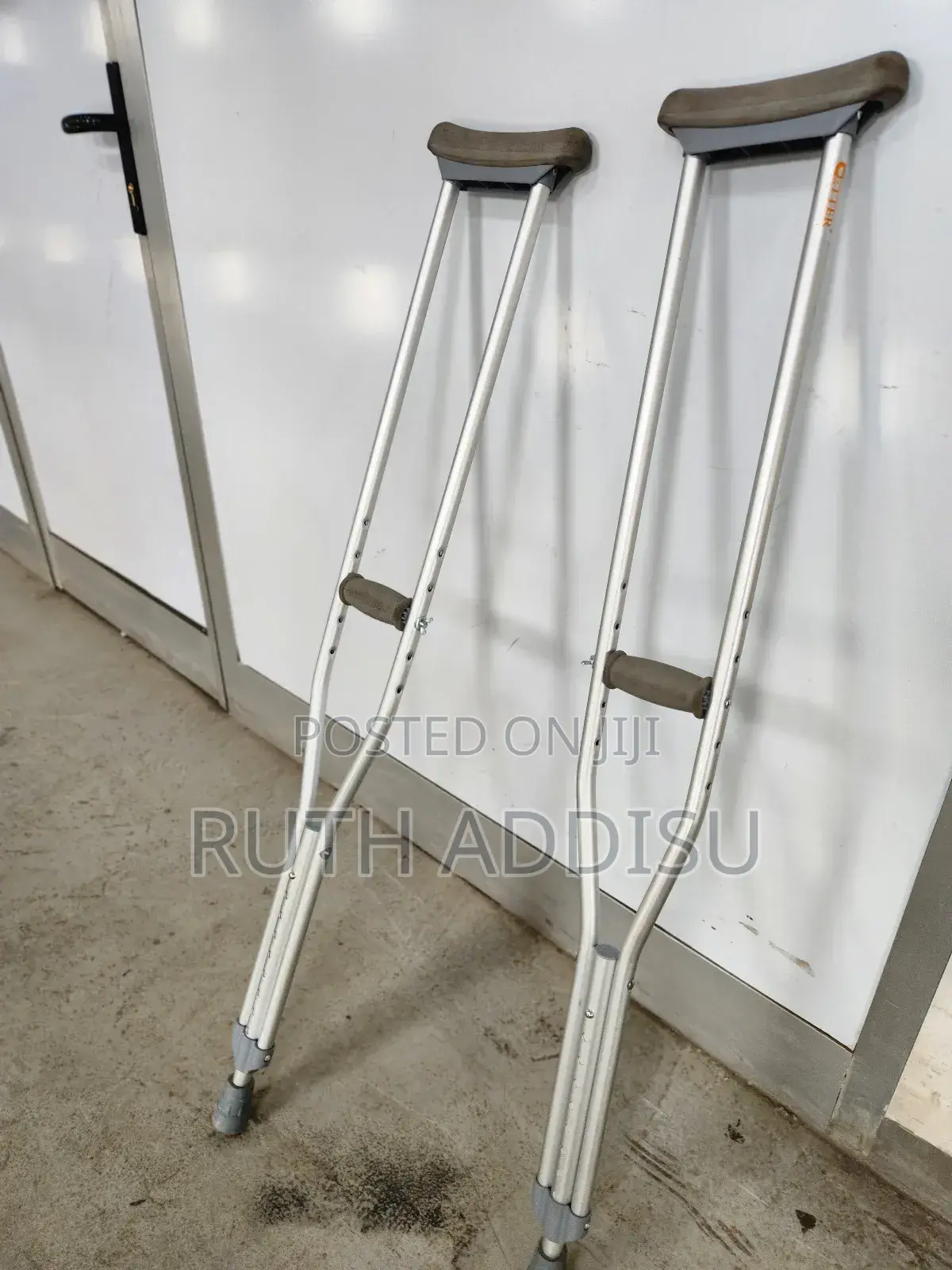 Crutches𧙕你crutches費用axillary Bilateral Crutches型態crutches