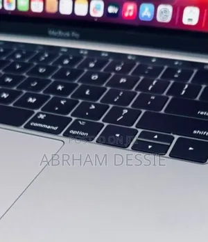 New Laptop Apple MacBook Pro 2017 8GB SSD 256GB