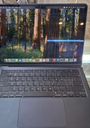 New Laptop Apple MacBook Air 2022 M2 8GB Intel SSD 256GB