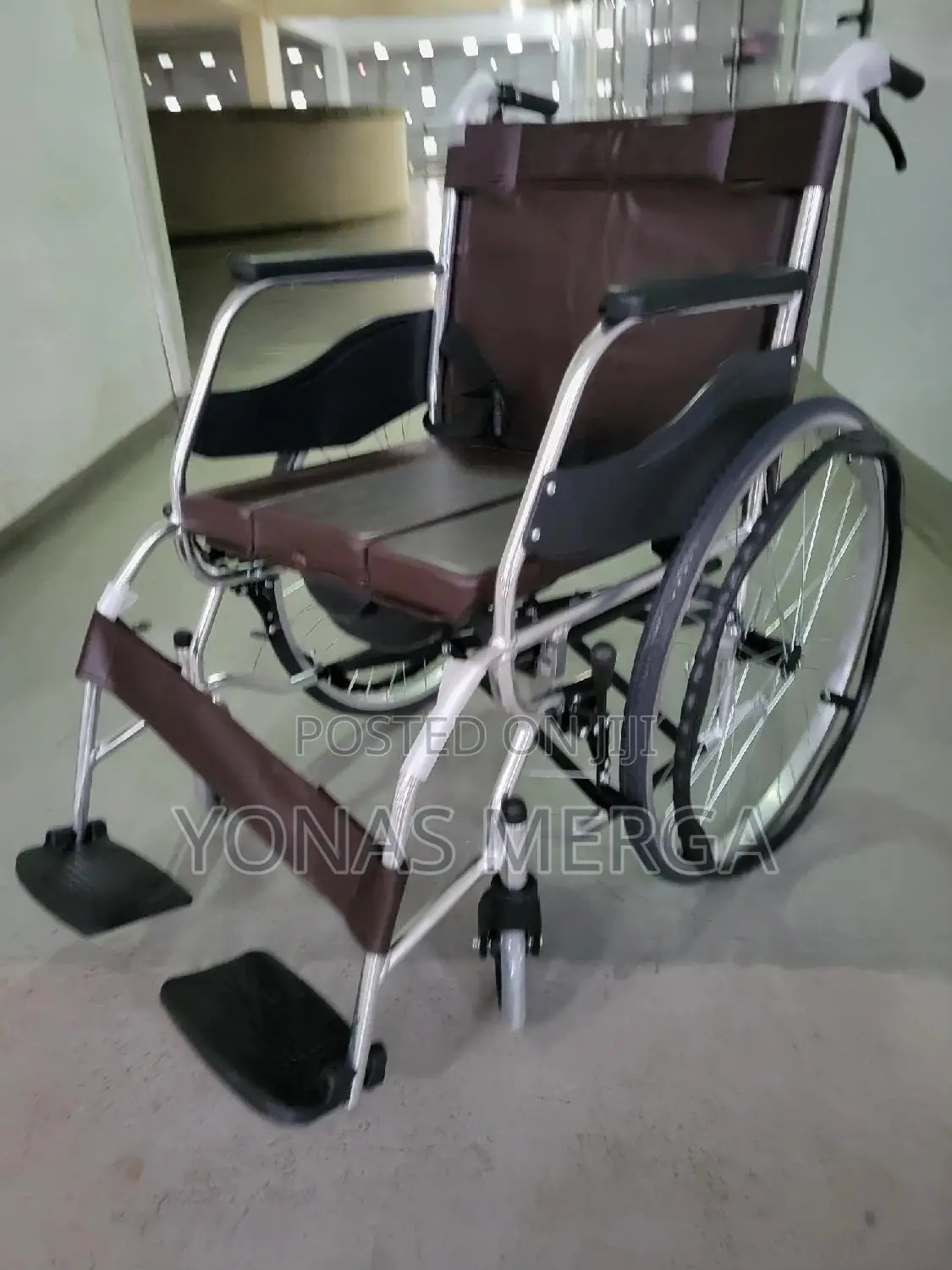 Commode Wheelchair耽ةsuitable for Travelling僉ووwheelchair