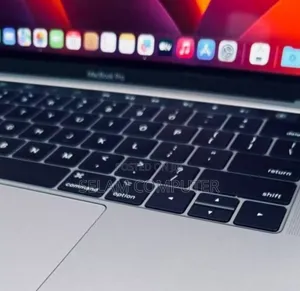 New Laptop Apple MacBook Pro 2017 8GB Intel Core I5 SSD 256GB