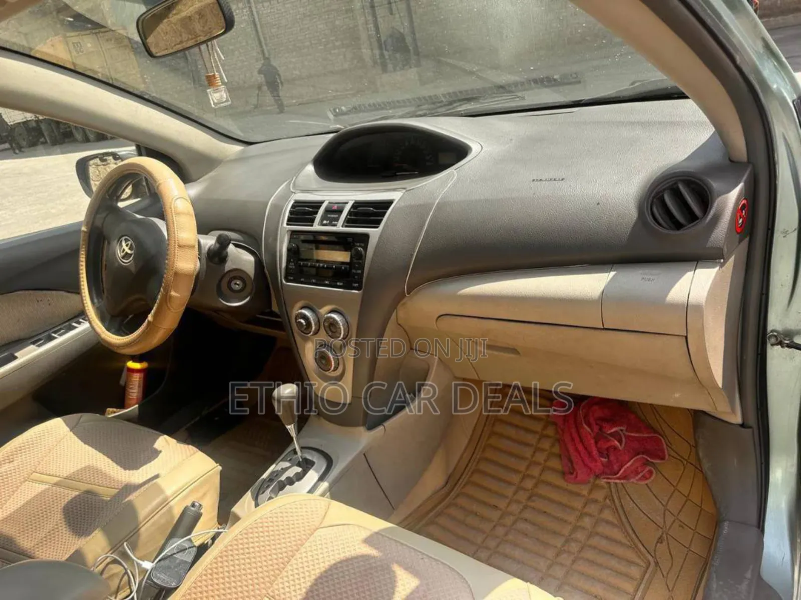 Toyota Yaris 2010 Green