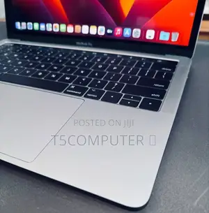 New Laptop Apple MacBook Pro 2017 8GB SSD 256GB