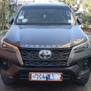 Toyota Fortuner 2022 Beige