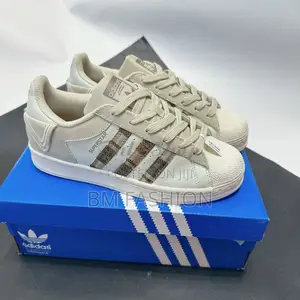 3 Stripe Logo Adidas Old School Sneakers