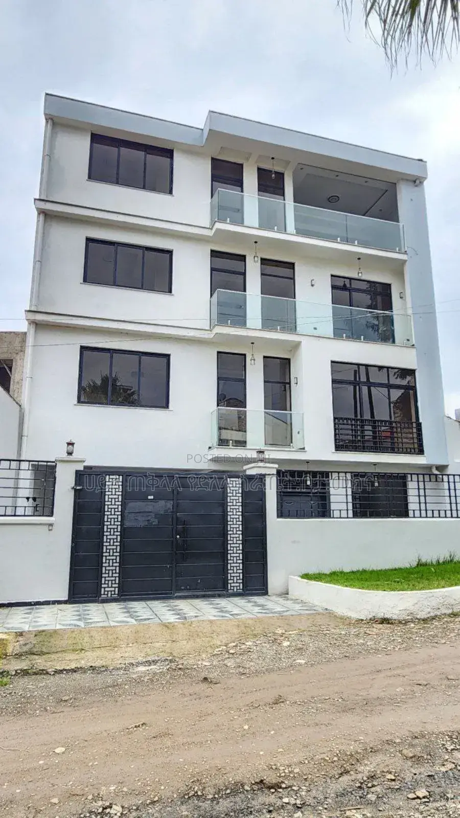 Furnished 8bdrm House in Cmc Area, Yeka for sale