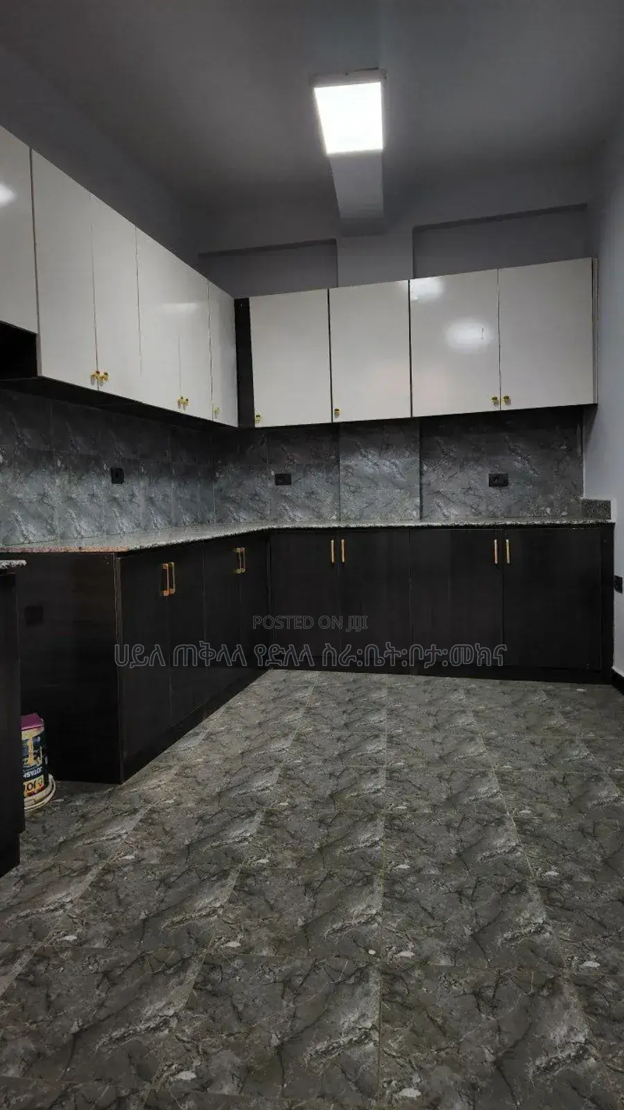 Furnished 8bdrm House in Cmc Area, Yeka for sale
