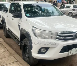 Toyota Hilux 2017 White