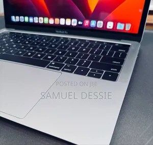 New Laptop Apple MacBook Pro 2017 8GB Intel Core I5 SSD 256GB