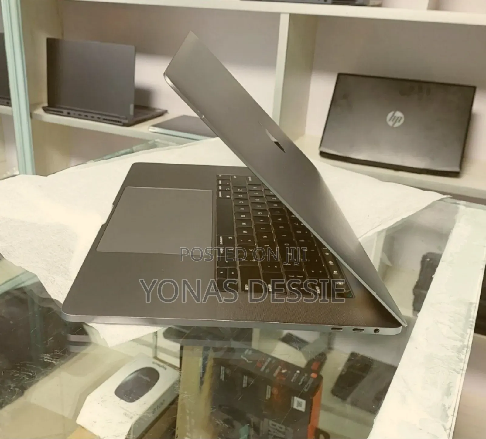 New Laptop Apple MacBook Pro 2019 16GB Intel Core i7 SSD 512GB